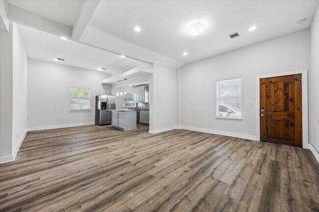 2316 Hopkins St Unit 2