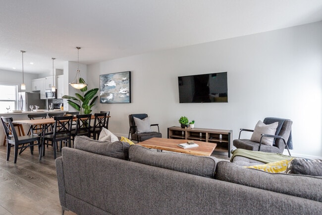 Photo - 723-172 172 St SW