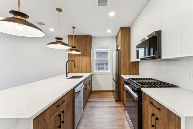 Photo - 84 Hollywood Ave