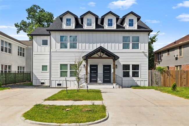 Building Photo - 2406 Truxillo St Unit B Upper