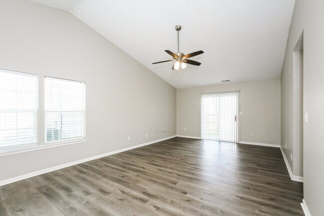 Photo - 10524 Day Star Dr