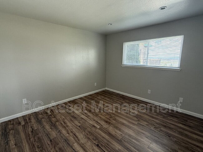 Photo - 50 Frey Pl Unit 4