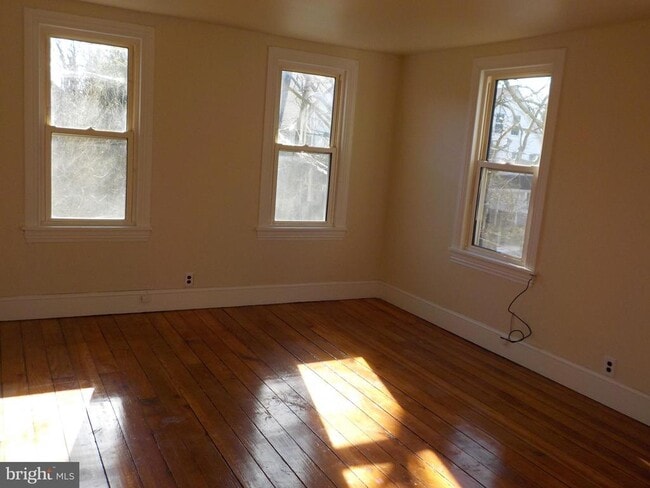 Building Photo - 23 7th St Unit B
