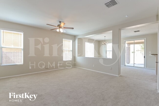Photo - 1320 S Woodbine Ln