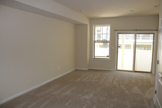 Photo - 829 Jarrett Ln