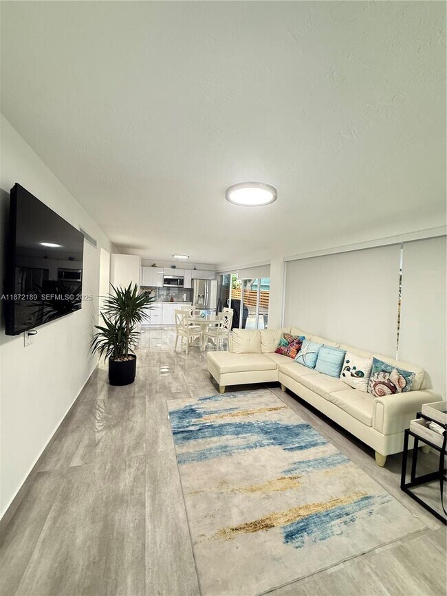 Photo - 60 SE Marlin Ave Unidad 1