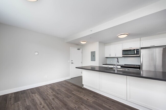 Photo - Valhalla Court II