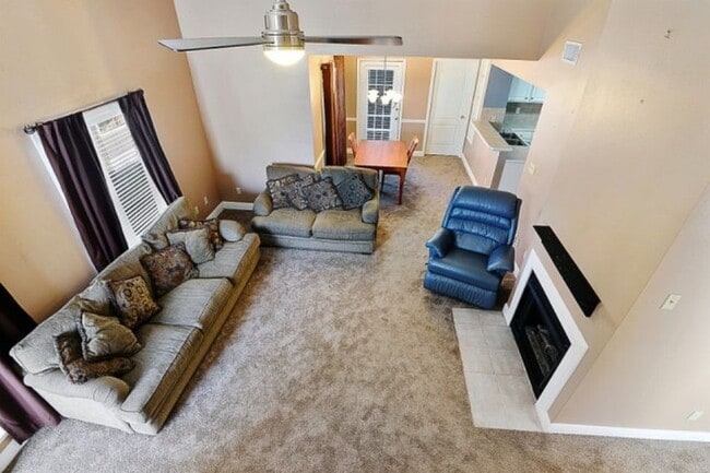 Building Photo - 5145 Nicholson Dr Unit #B60