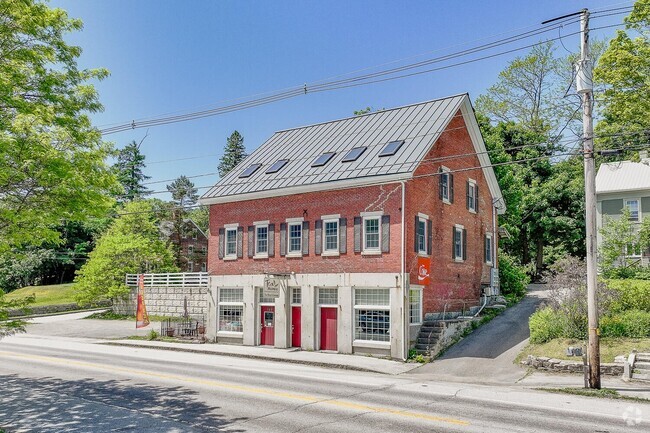 Building Photo - 145 Main St Unit #2 Rental