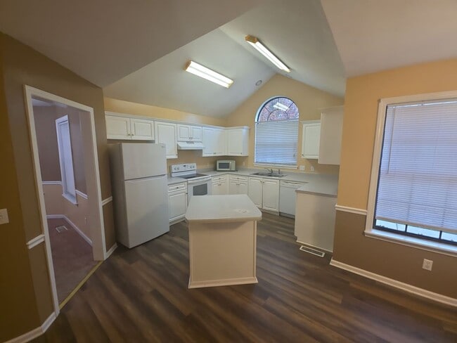 Photo - 2729 Churchill Dr