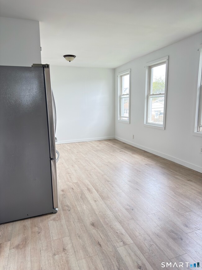 Photo - 10 Beatrice St Unit 2