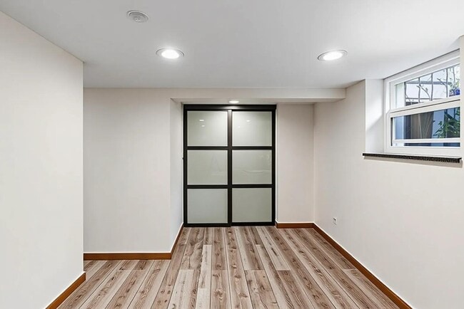 Photo - 1301 W Nelson St Unit G