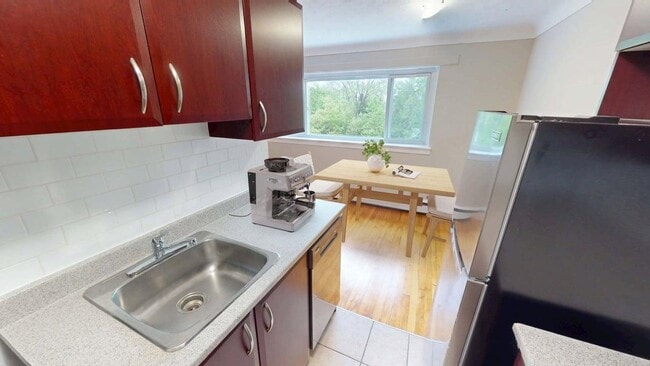 Photo - Arbor Village - 1196 Shillington