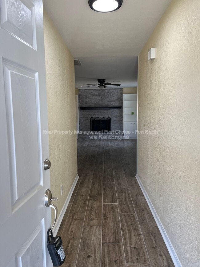 Photo - 3200 S 56th St