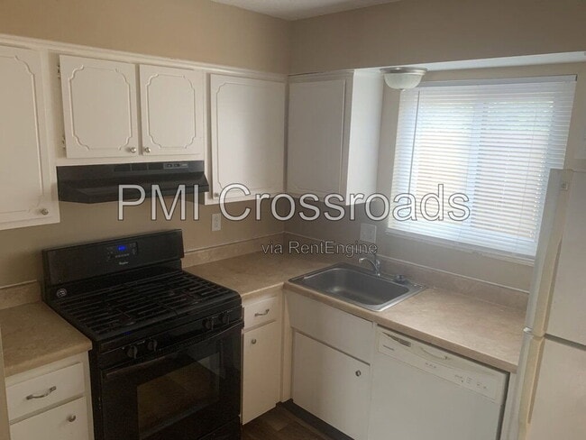 Photo - 6201 Stornoway Dr N