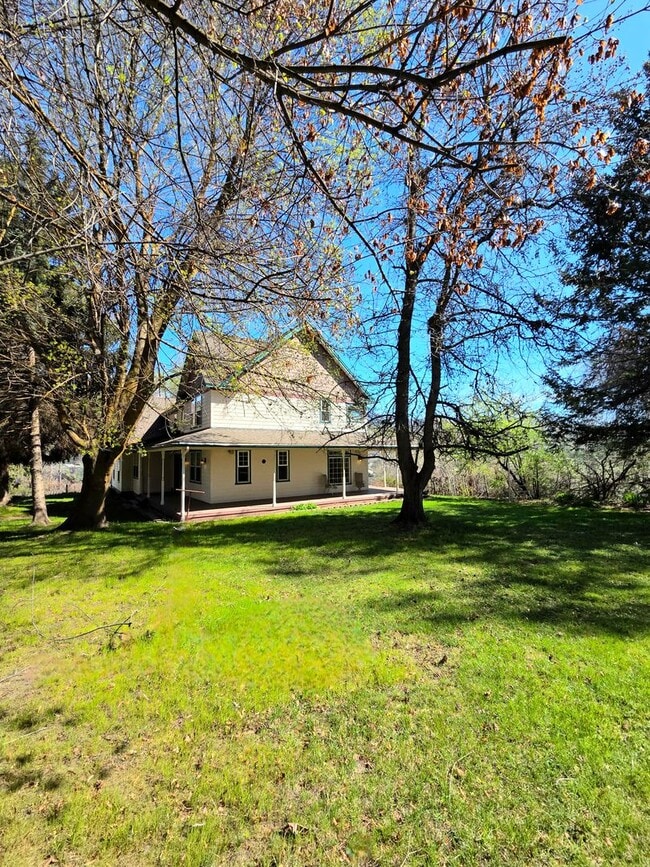 Photo - Luxurious Country Living in Desirable Cashmere Location!! 5 Bed + Den, 2.5 Bath!