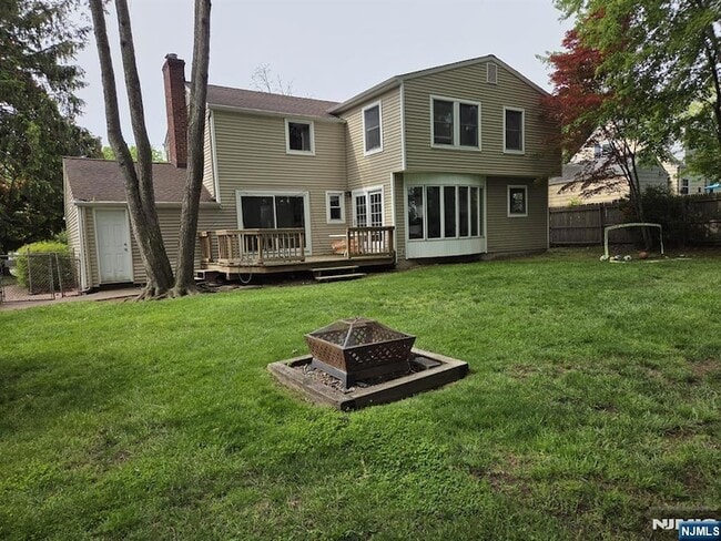Photo - 14 Louise Ln