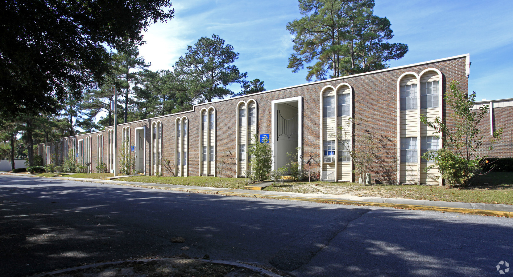 Columbia Arms Apartments - Columbia Arms Apartments