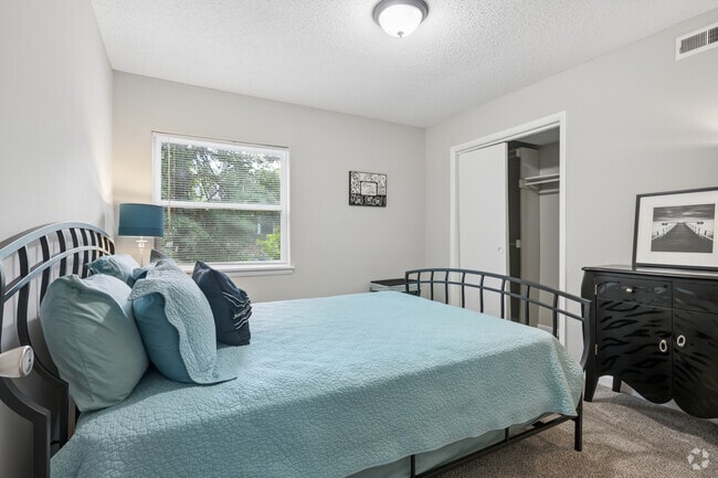 2BR, 2BA - 1,010SF - Second Bedroom
