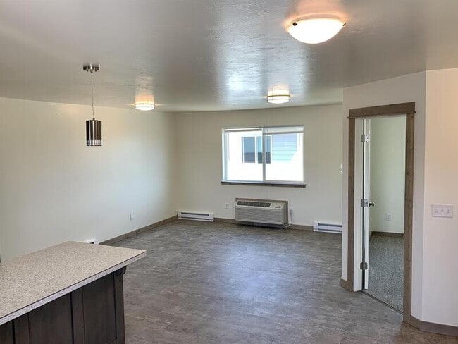 Photo - 850 Gibbon St