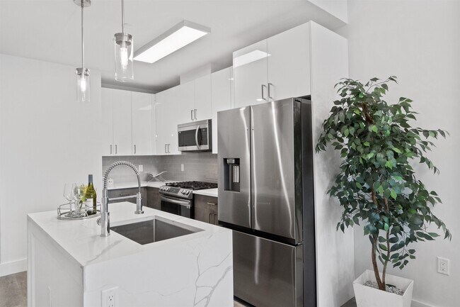 Photo - 412 WHITON St Unit 307