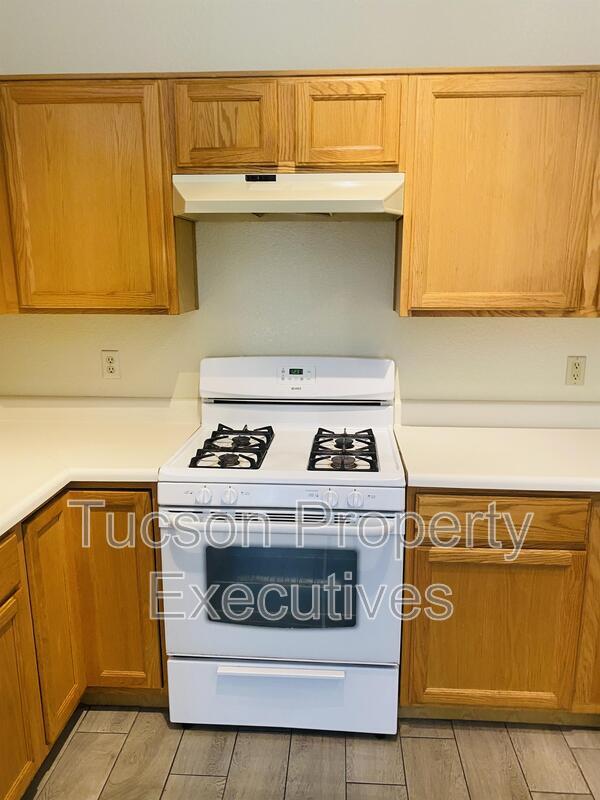 Photo - 7905 S Danforth Ave