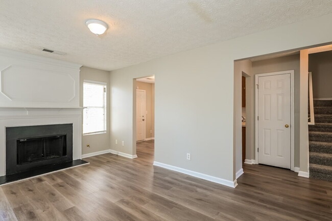 Photo - 809 Ashley Ln