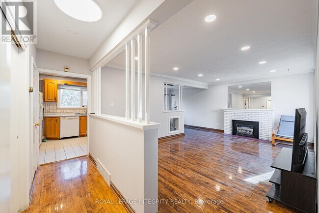 Photo - 1746 Gage Crescent