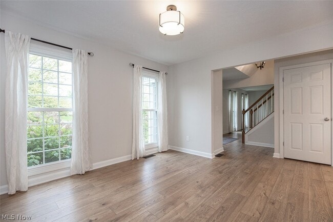 Photo - 7528 Lakedge Ct