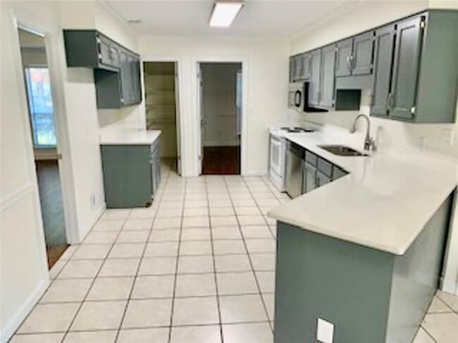 1124 Sewannee Ct