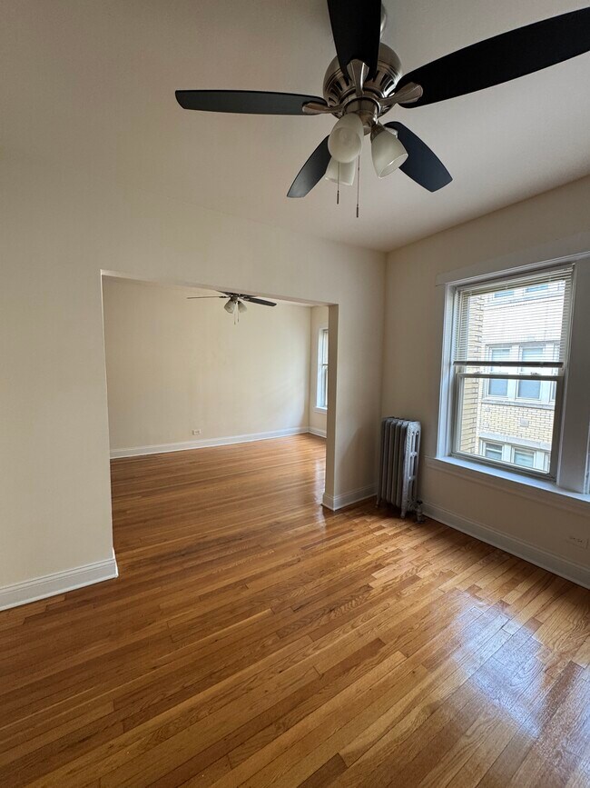 Photo - 4836 W Belle Plaine Ave