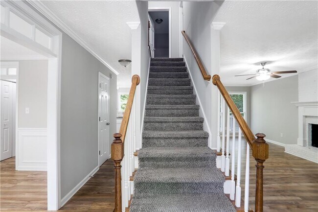 Photo - 130 Cedar Creek Ct