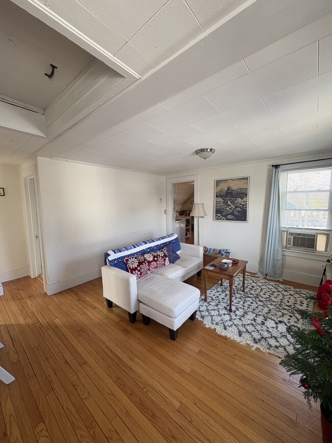 152 Russell St