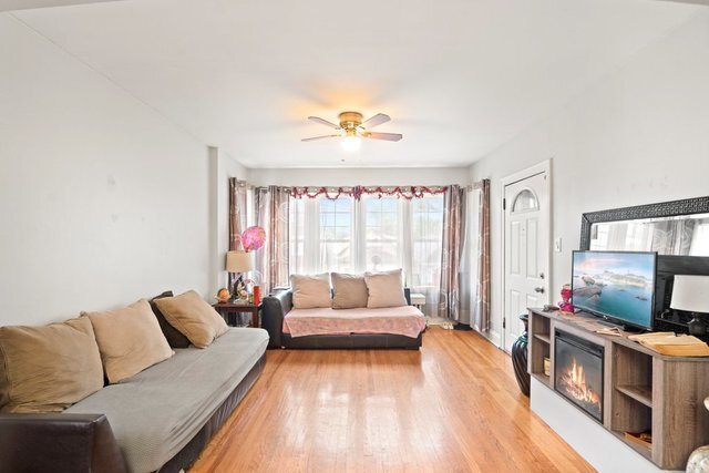Photo - 6918 S Talman Ave