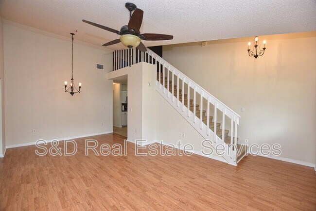 Photo - 1072 Meadowood Pointe Rd