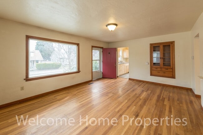 Building Photo - Comfortable Home in Residential Walla Walla
