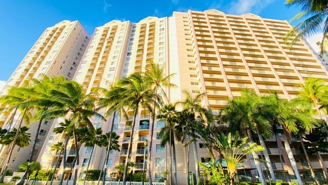 Building Photo - 2bd 2bath unit available now at Country Club Village 4!!