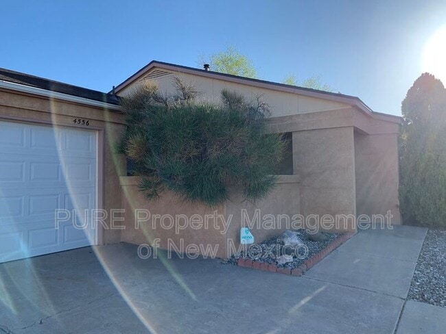 Photo - 4556 Platinum Dr NE
