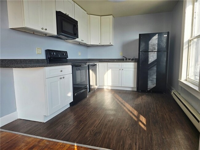 Photo - 81 Genesee St