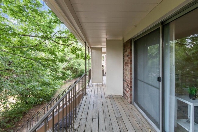 The Boardwalk at Westlake Apartments and Townhomes