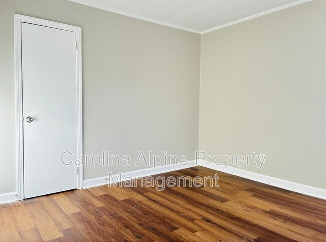 Photo - 309 E Gibbs St