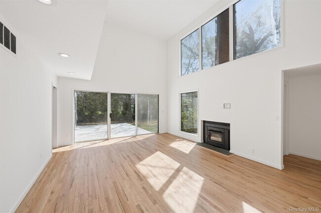 Photo - 7 Pine Ln