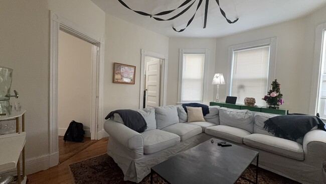 Building Photo - 26 Darling St Unit 2