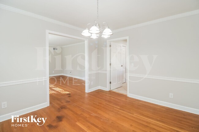 Photo - 2006 Red Forest Rd