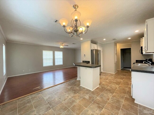 Photo - 814 N E St