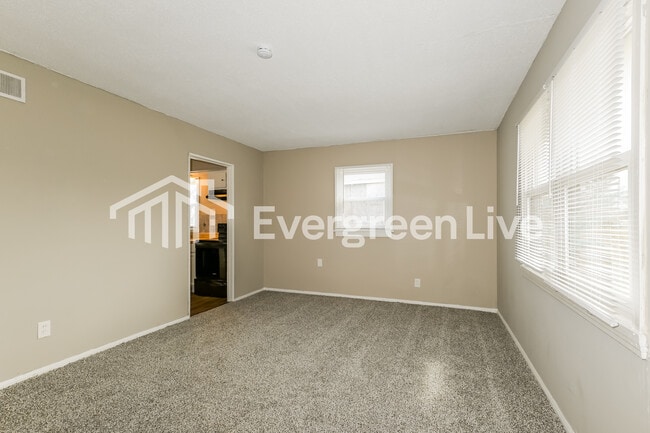 Photo - 13 St Benedict Ct