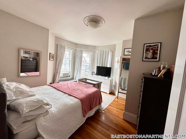 Photo - 150 Bremen St Unidad 1