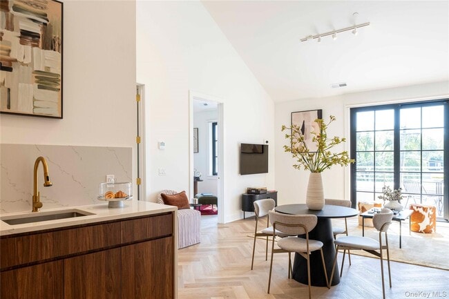 Photo - 100 E Putnam Ave Apartamento Unidad 311