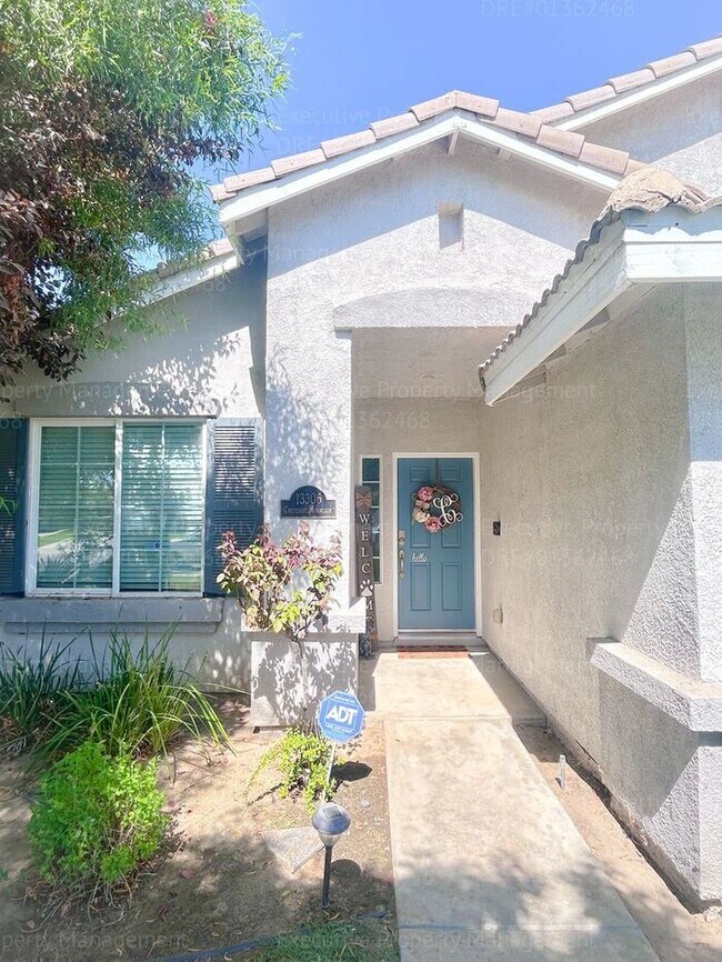 Spacious 4 bedroom 2 bathroom home located... House Rental in