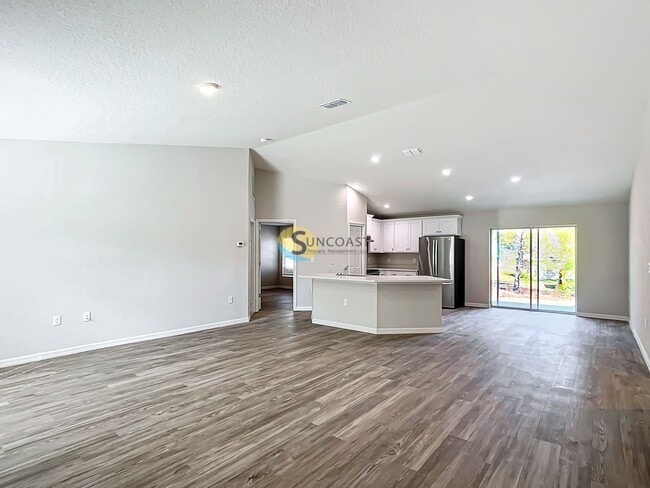 Photo - 6022 E Seneca St